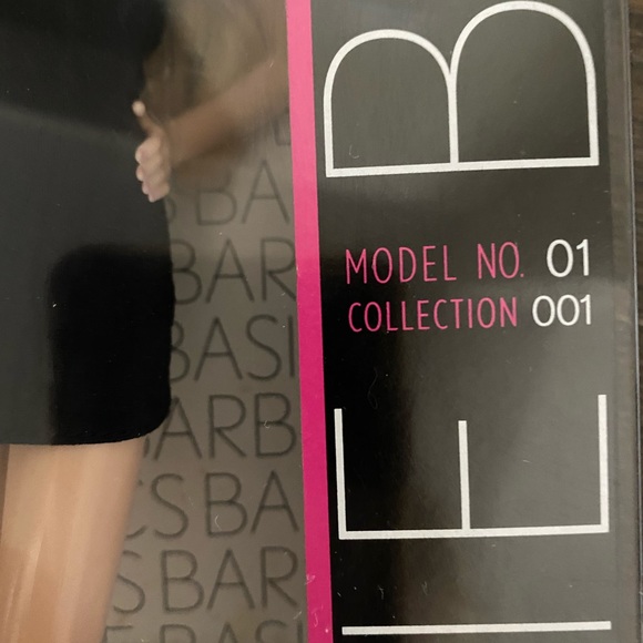 Barbie Basics Collection 001 Model 01 - Picture 6 of 6